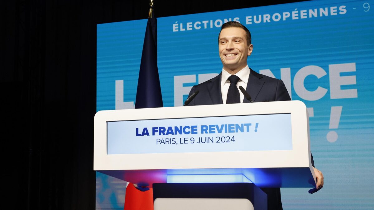 Sinistra e macroniani fanno le barricate. Destra, prove di unità