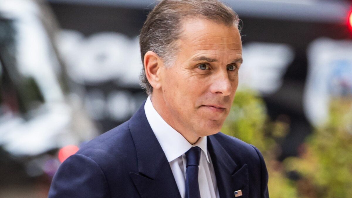 La condanna del figlio travolge Joe Biden: Hunter adesso rischia 25 anni di galera