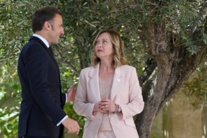 Aborto, sventato il tranello francese per mettere Biden contro la Meloni