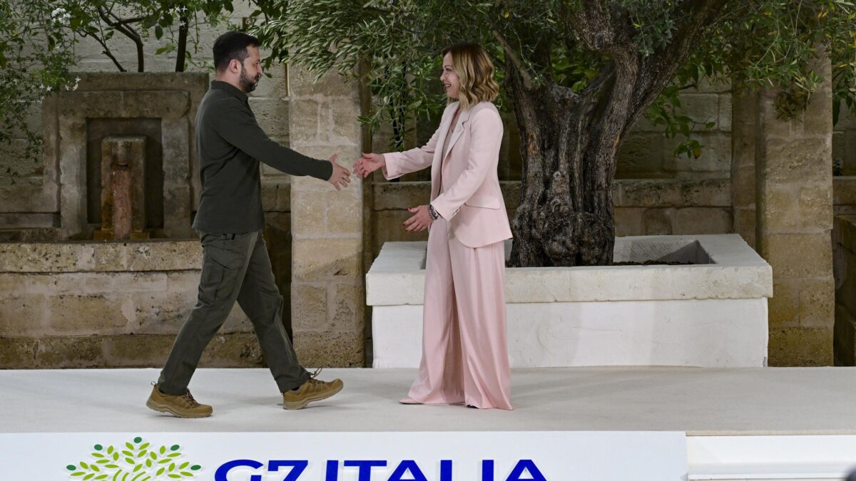 Trovata l’intesa sugli aiuti a Zelensky. Ma l’accordo è al massimo ribasso