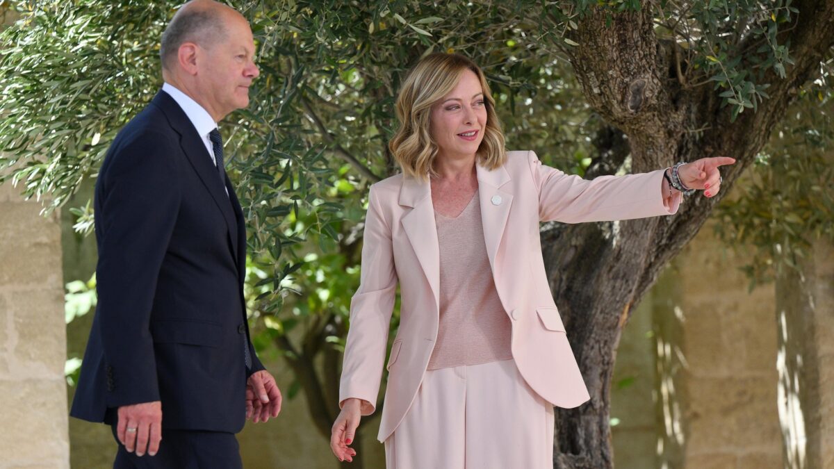 Mediterraneo, Cina, guerra: Giorgia dà il via al G7 oscurando Macron e Scholz