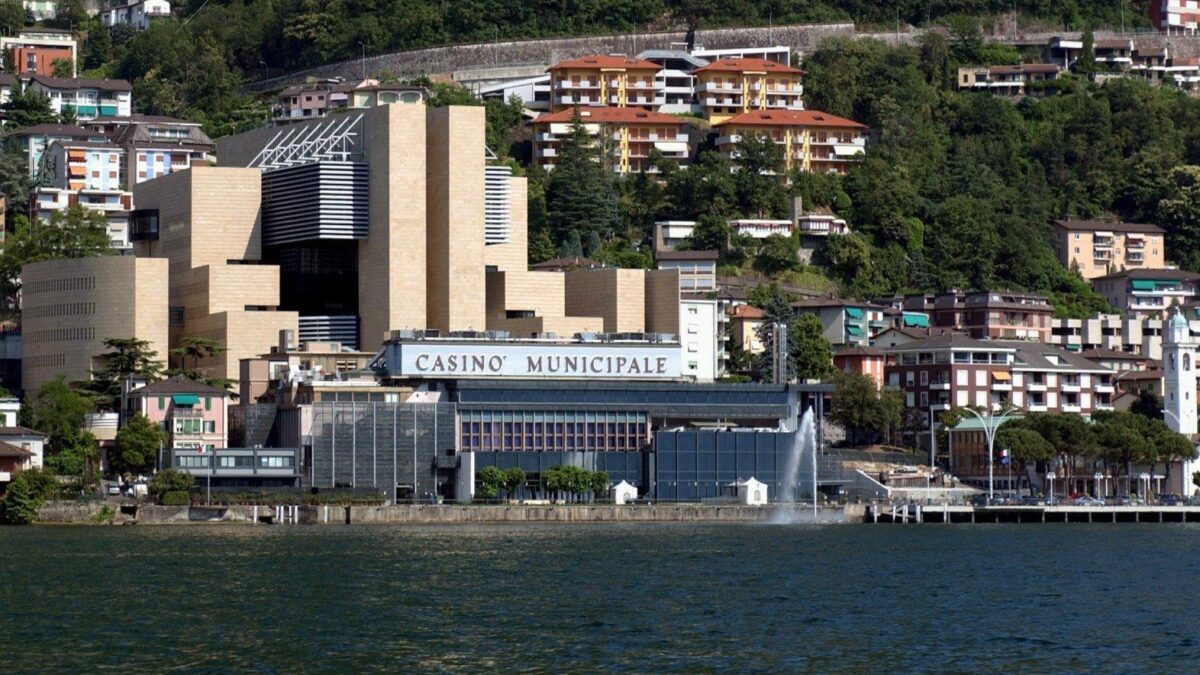 Campione in dissesto, ma il Comune spende 2,7 milioni per 15 dipendenti