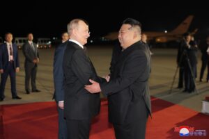 Putin star in Corea del Nord: «Sanzioni Onu da rivedere». E adesso  Kiev apre al dialogo
