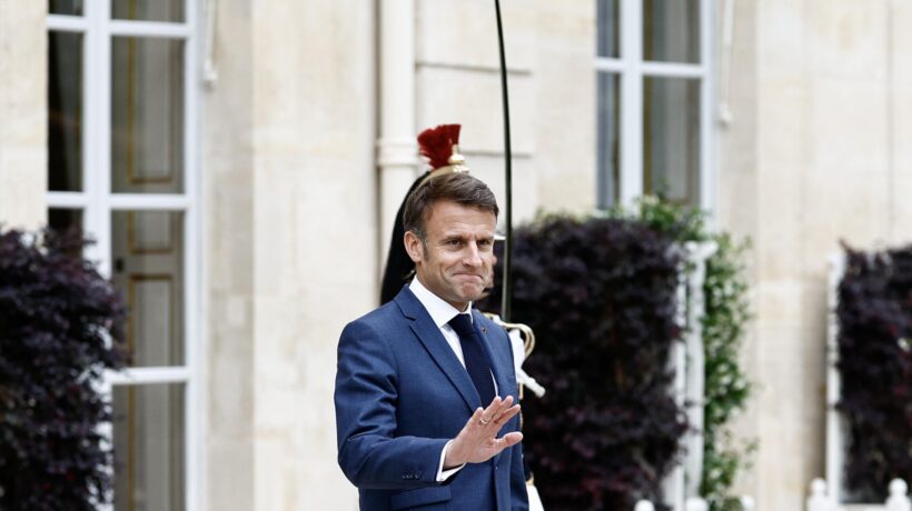 L’Ue fa abbassare il ditino a Macron