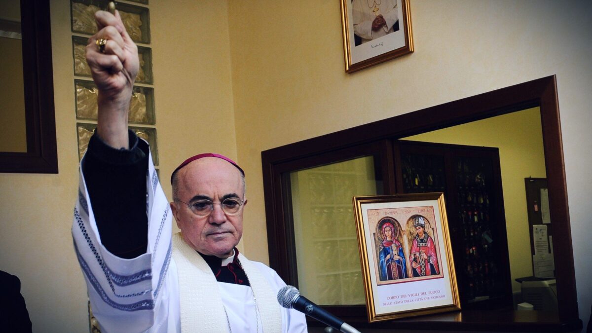 Francesco può pure cacciare Viganò ma è la censura a spaccare la Chiesa