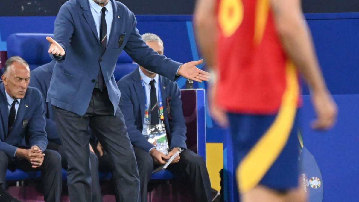 Smentite le balle dei cantori della tv. Questa Nazionale (ancora) non gira