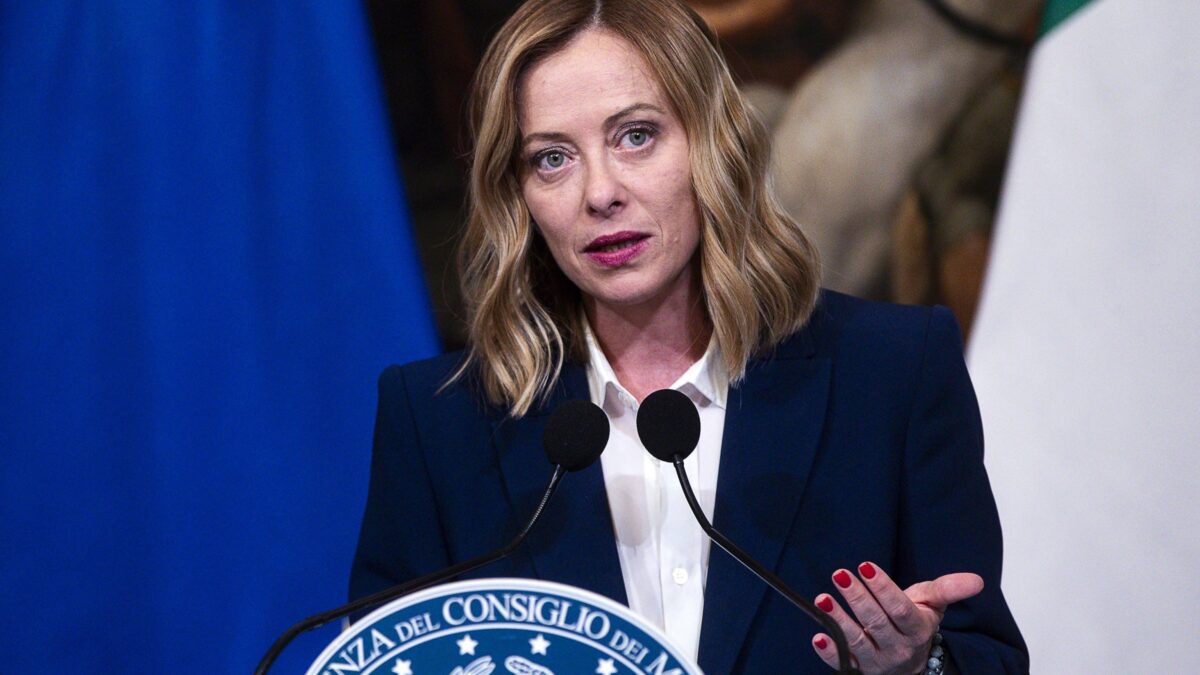 Elly si crede Sinner: «Vinto per 6-0». Siluro Giorgia: «Era meglio Occhetto»