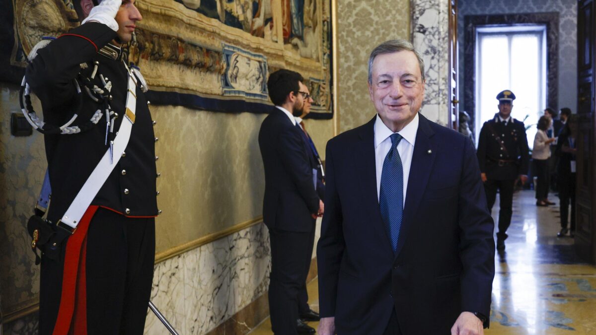 Altro buco di Draghi: la sua «extra-tassa» viola la Costituzione