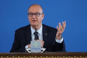 Caro Valditara, a scuola è vietato bocciare?