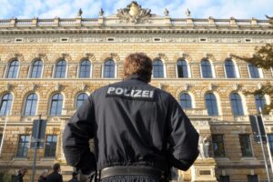 La Germania ha il suo Salis. E lo dà a Orbán