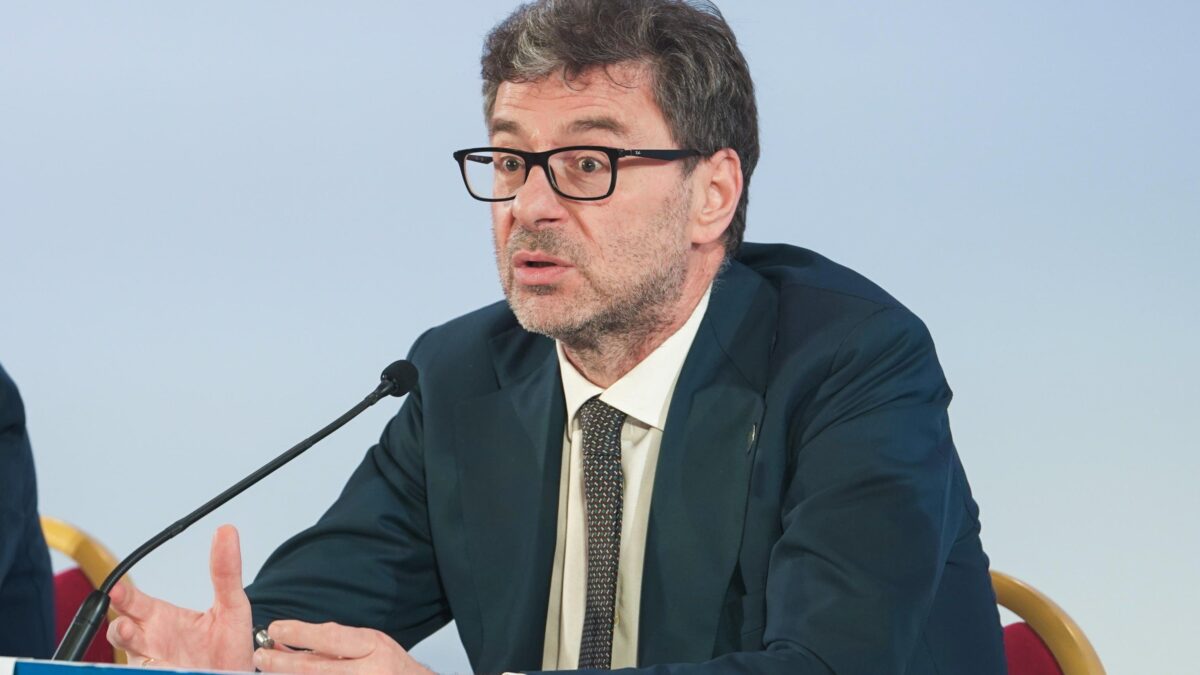 Giorgetti attacca Bruxelles su Ita