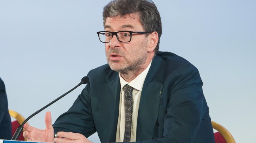 Giorgetti attacca Bruxelles su Ita