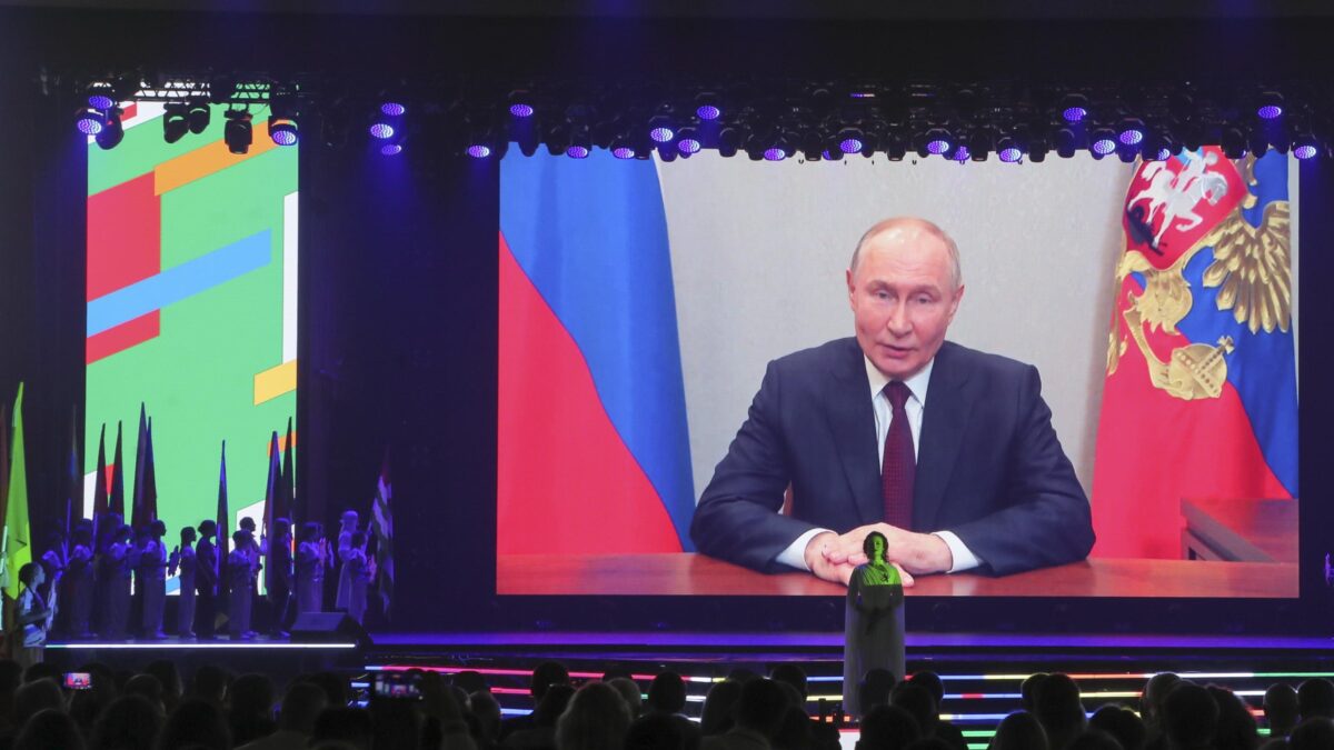 Gli elettori non contano: avanti con la guerra o siete tutti putiniani