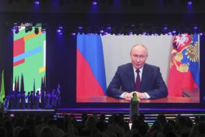 Gli elettori non contano: avanti con la guerra o siete tutti putiniani