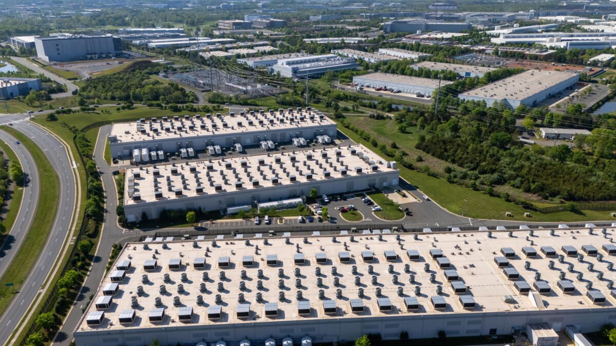 I data center per l’Ia divorano energia. Le rinnovabili da sole sono inadeguate