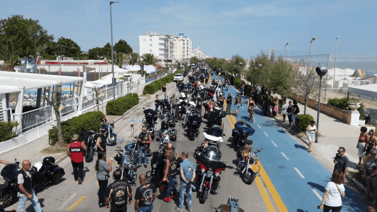 La carica dei 40.000. A Senigallia il ritrovo degli appassionati di Harley-Davidson