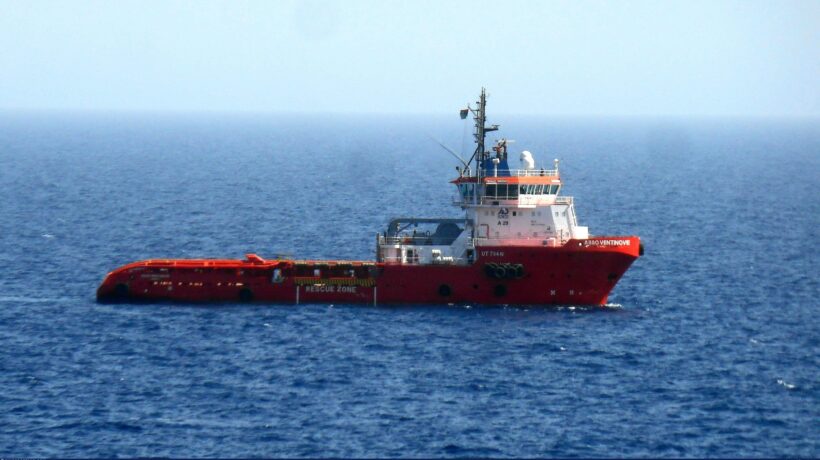 Ritratto della toga che «risarcisce» i migranti
