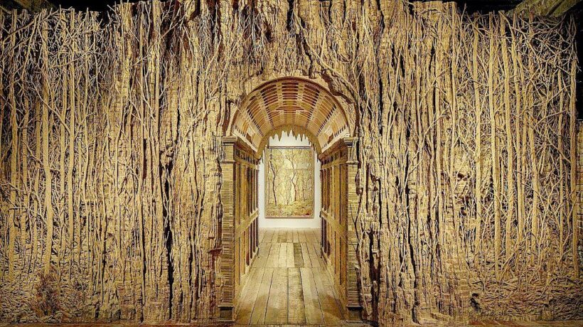 Su un’isola di Venezia fuori dalla routine prendono vita alberi di stoffa e cartone
