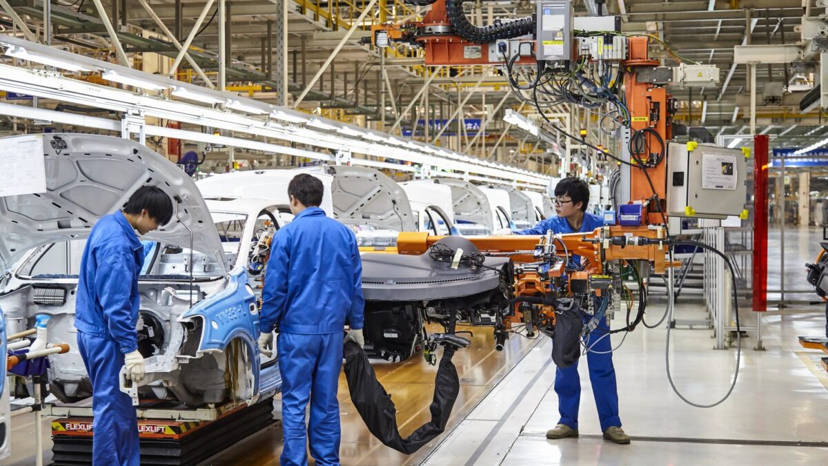 Siluro Ue alla Cina (e pure a Berlino): dazi sulle auto elettriche alle stelle