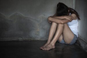 Insultò stupratore di una ragazzina: lei andrà in galera, lui resta libero