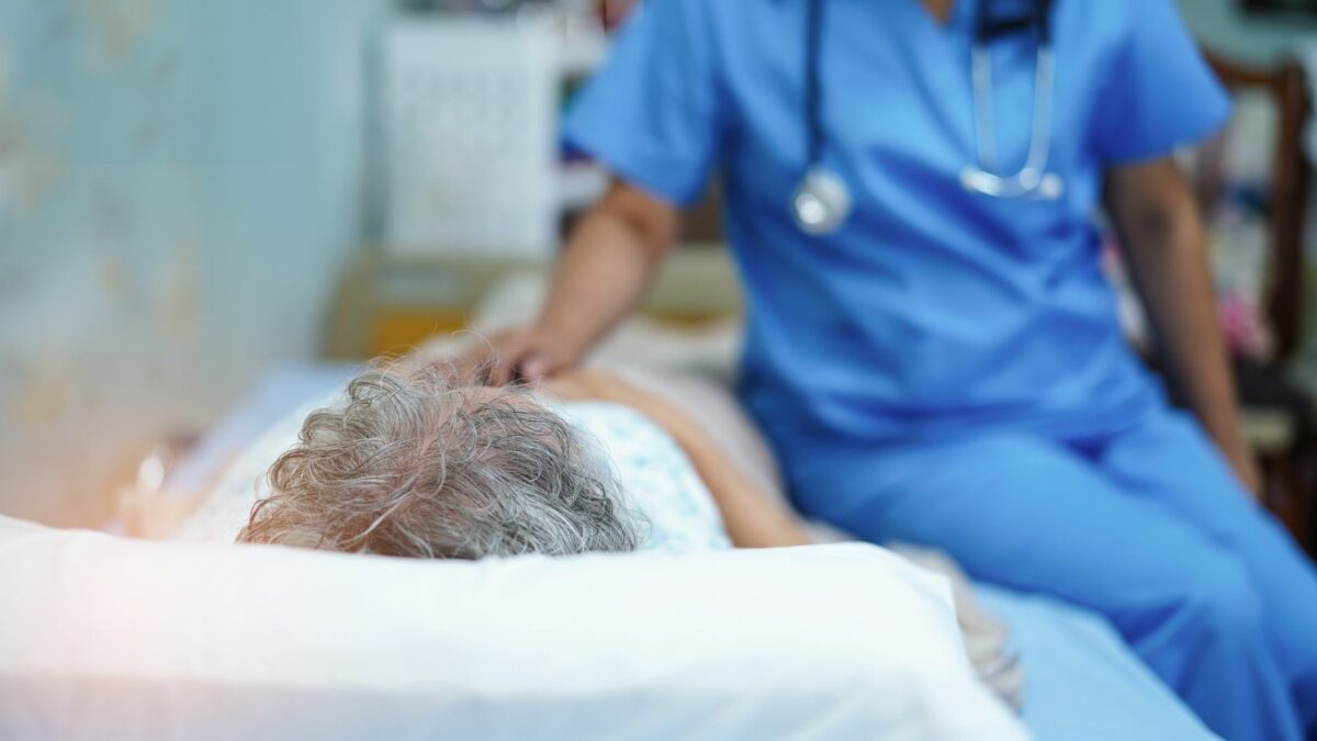 Stiracchiato l’articolo 2 della Carta. Così i giudici si sono fatti autogol