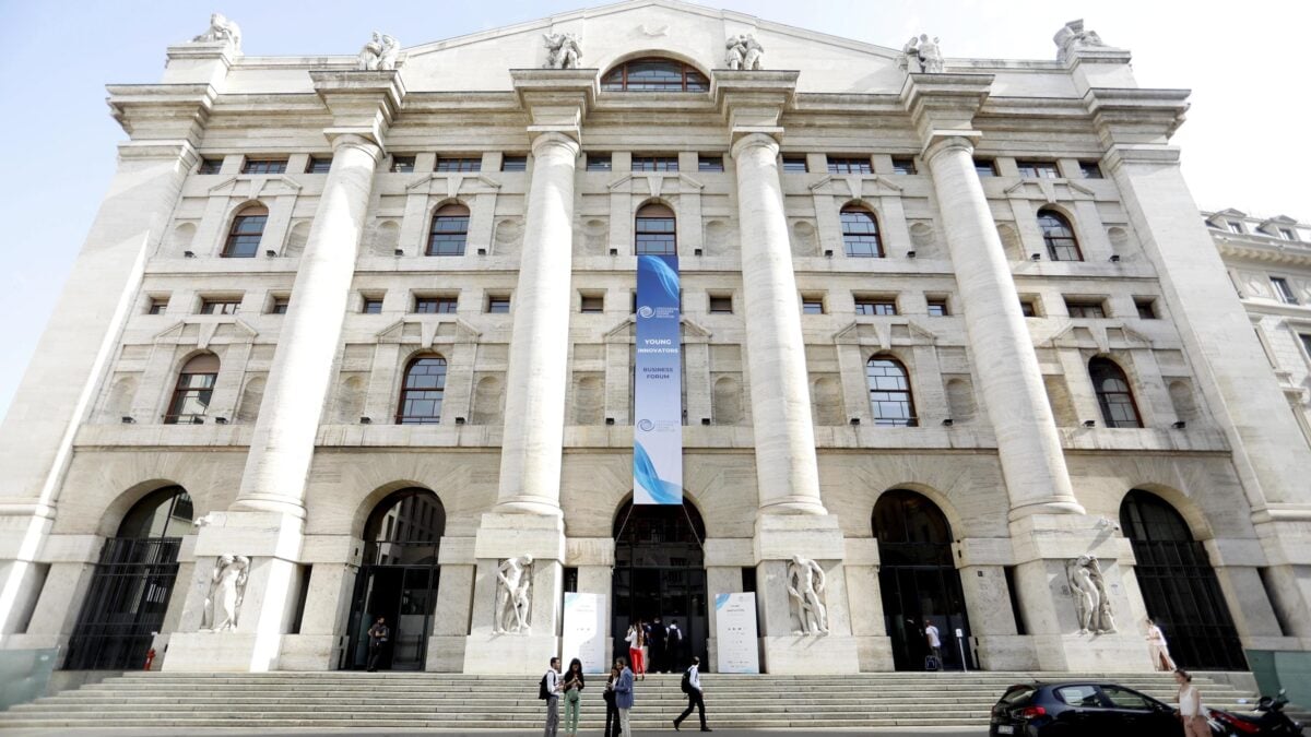 La Borsa in altalena. Ecco le cinque azioni che offrono il dividendo più interessante