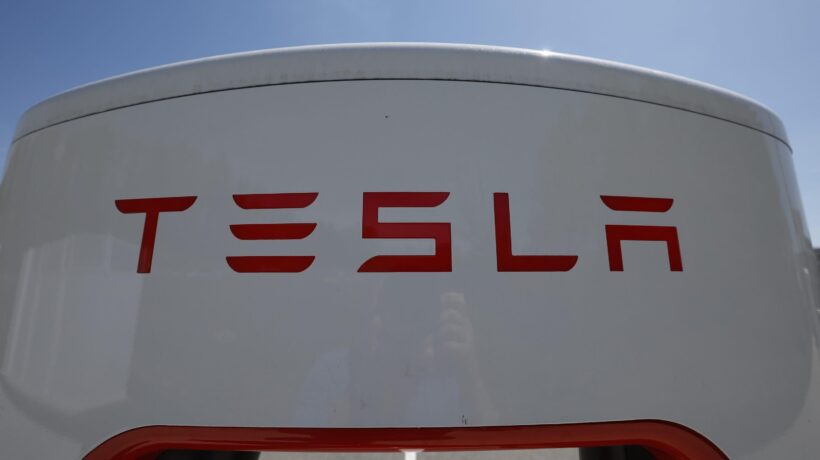 Goldman Sachs e Jp Morgan bocciano Tesla dopo il maxi-stipendio di Musk