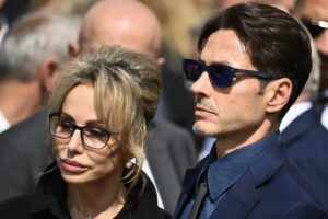 Ai giornali di sinistra serve un Berlusconi. Da quando non c’è più muoiono anche loro