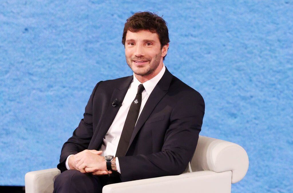 Scommessa della Rai: De Martino ai pacchi. Risbuca pure Saviano