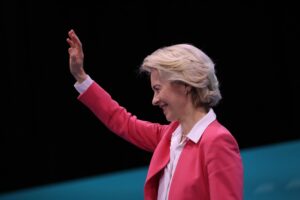 La Von der Leyen tutta a sinistra. I meloniani: così non la votiamo