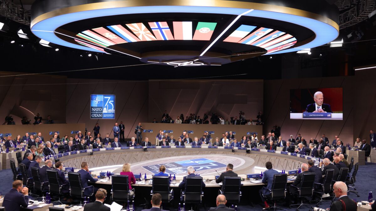 Più che a Kiev, il vertice Nato è servito agli Usa per riarmare il Continente