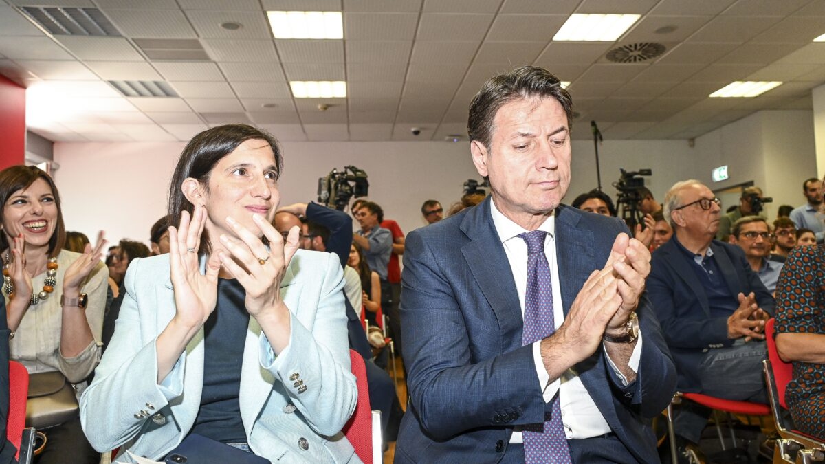 Schlein e Conte copiano i cugini d’Oltralpe. L’accozzaglia rossa puzza già di sconfitta