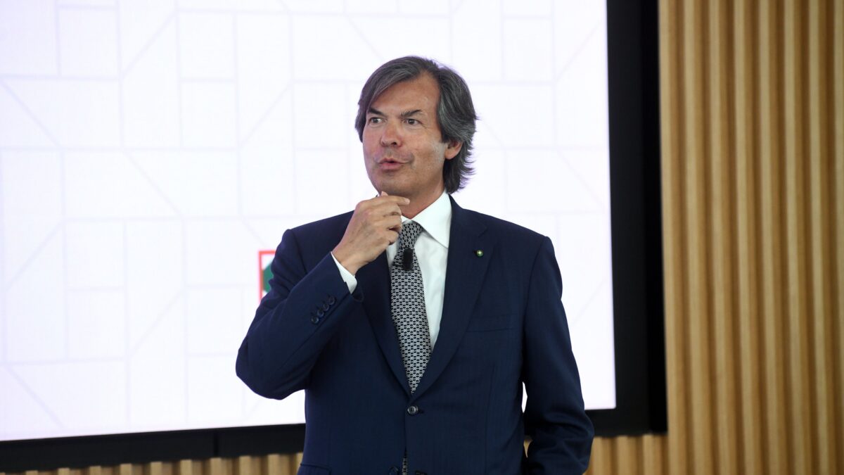 Intesa distribuisce 7,4 miliardi di cedole. L’11% del suo valore