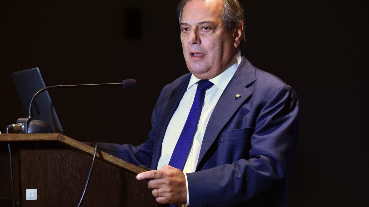 Anelli faccia tosta: «Trasparenza sui sieri»