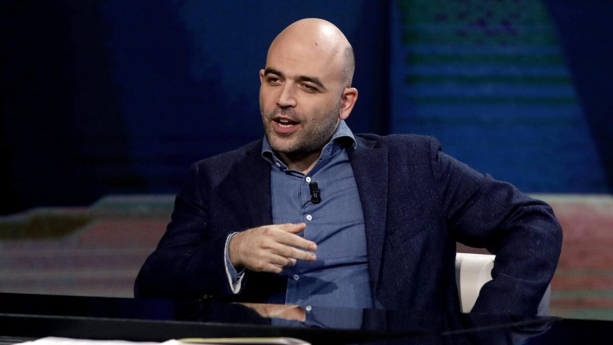 Saviano & C. a nudo: «Ora sarà una vittima»