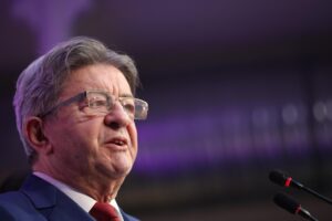 Per fermare la destra va bene anche il putiniano antisemita