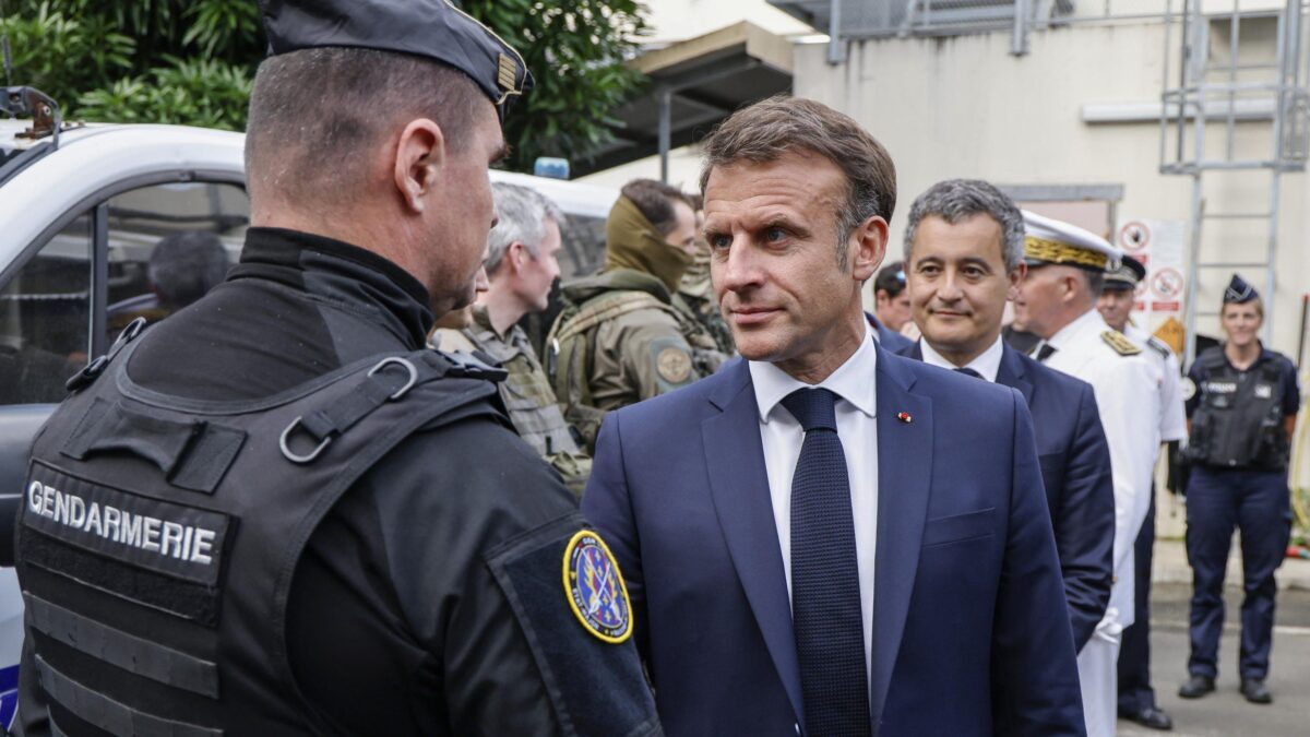 Macron cambia i vertici della polizia. Marine: «È un golpe amministrativo»