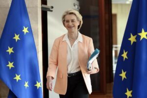 Il M5s bussa alla sinistra europea e si mette fuori dall’asse pro Ursula
