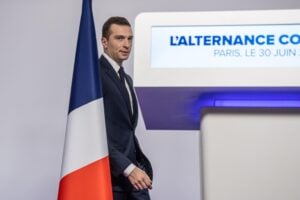 Il gioco sporco dei servizi francesi. «Se vince Bardella rischio di violenze»