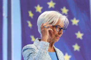 La Francia andrà in rotta col Patto di stabilità