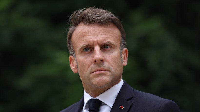 Macron va al vertice Nato con un Paese in crisi di nervi. Nuova indagine per Le Pen