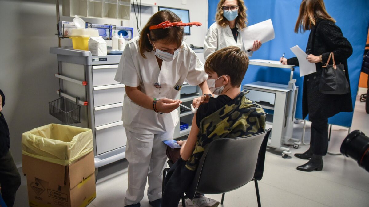 La bagarre sui vaccini fa slittare la decisione sullo stop all’obbligo