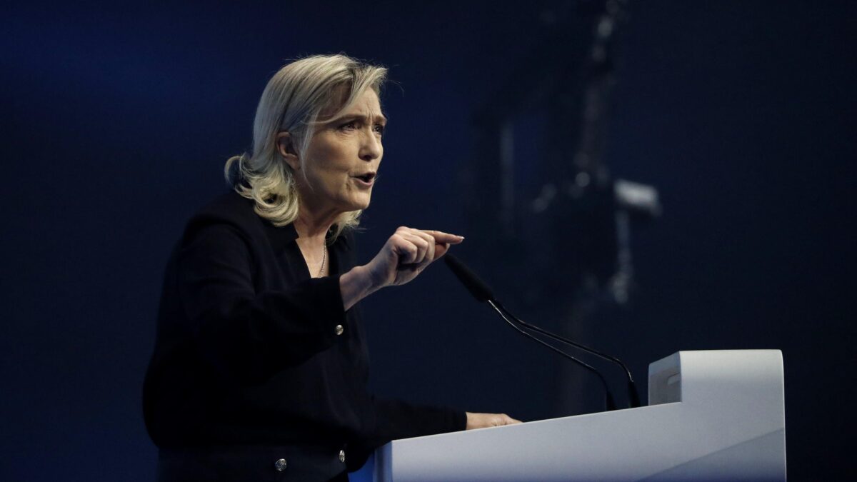 I «buoni» europeisti hanno acceso il rogo: la destra è cattiva e non può governare