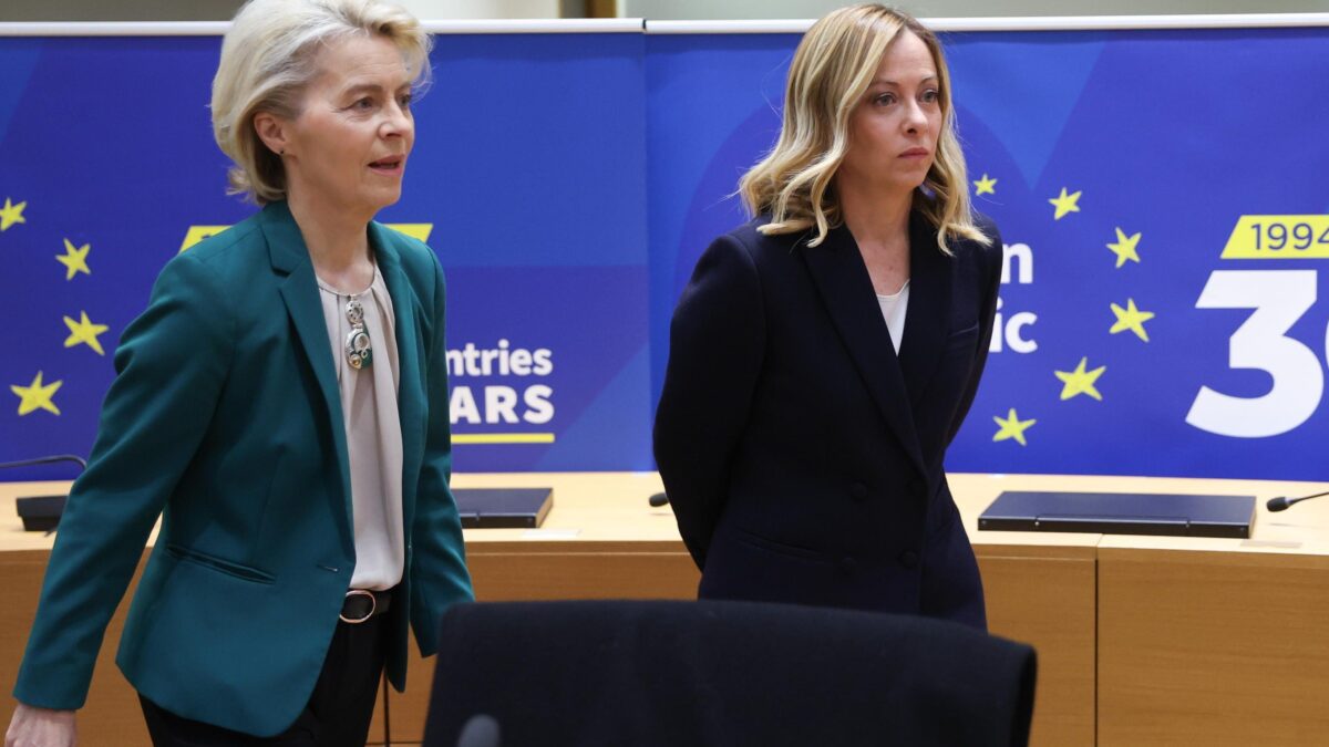 Sgarbo di Von der Leyen alla Meloni: «Non ci saranno accordi strutturali»