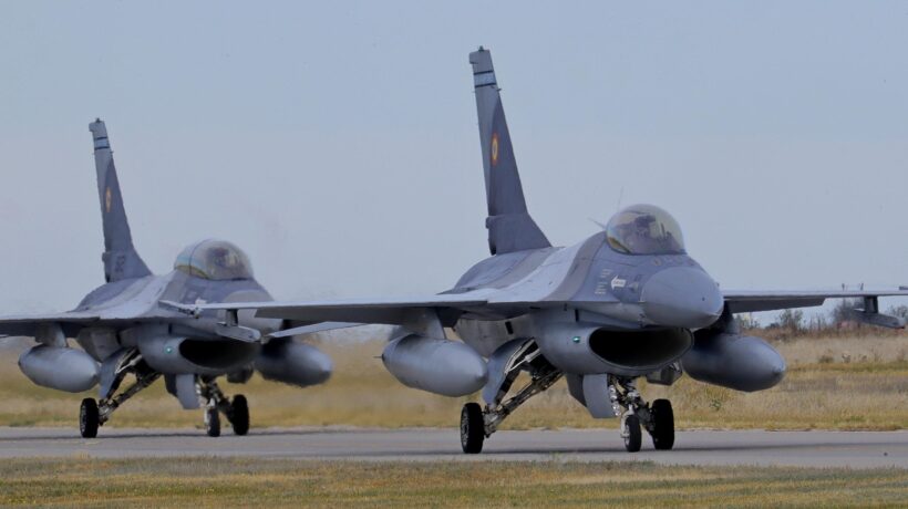 Gli F-16 all’Ucraina con il contagocce: «Per la Nato aspetteremo 75 anni?»