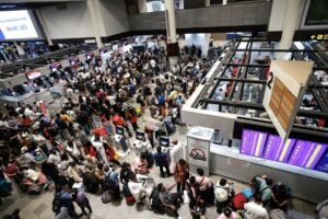 Trasporti paralizzati, sospetti su un virus