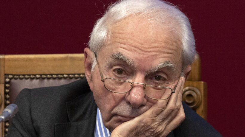 Amato fa il cascamorto in televisione. Una volta ci toglieva i soldi dal conto