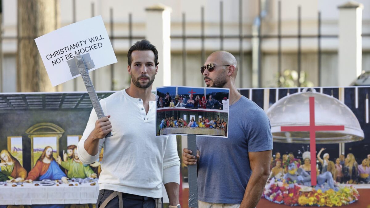 La cerimonia del suprematismo gay è stata la festa d’addio dell’Occidente
