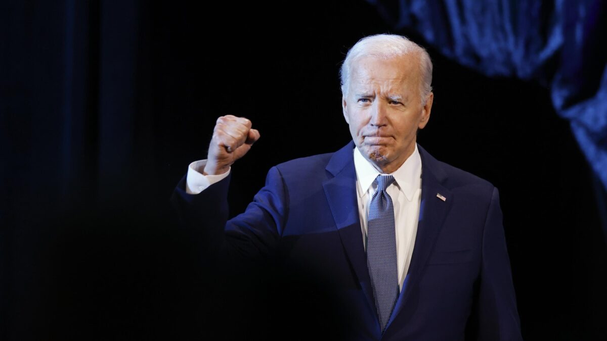I sicari ora lo elogiano ma Biden lascia macerie
