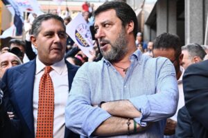 Toti si arrende ai giudici e si dimette. Così è stato costretto a mollare